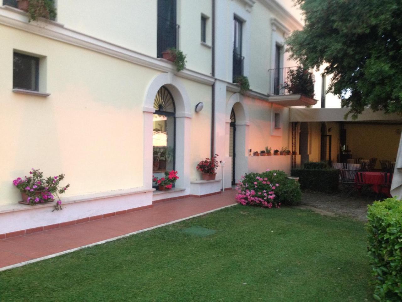 Casale Delle Arti Hotel Mosciano SantʼAngelo Exterior foto